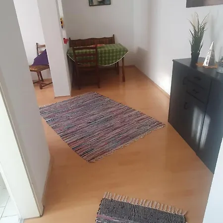 아파트 Monteur 11 *